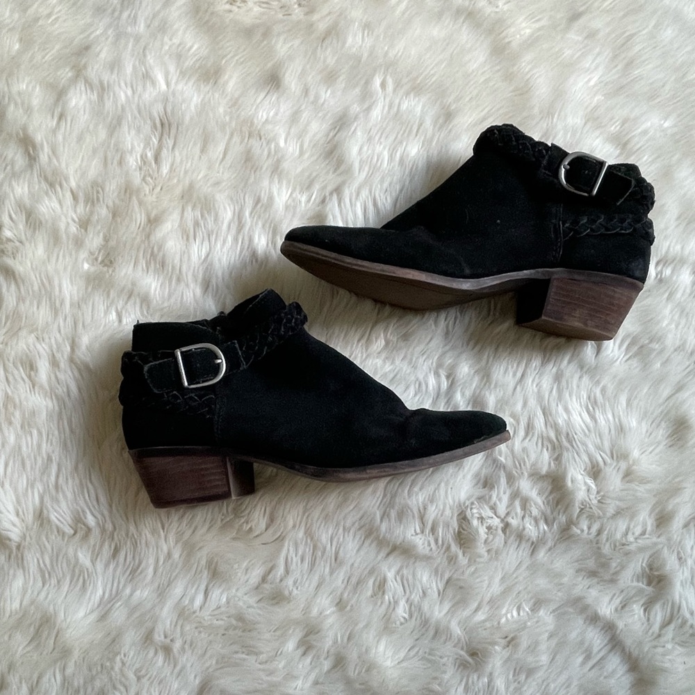 Bass Black Suede Nina Braid Bootie 8M